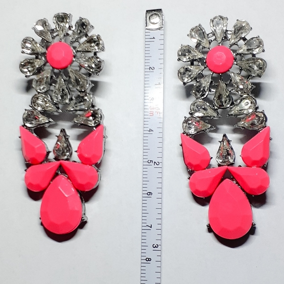 🎀Gorgeous Pink Crystal Droplet Earrings - Picture 2 of 5